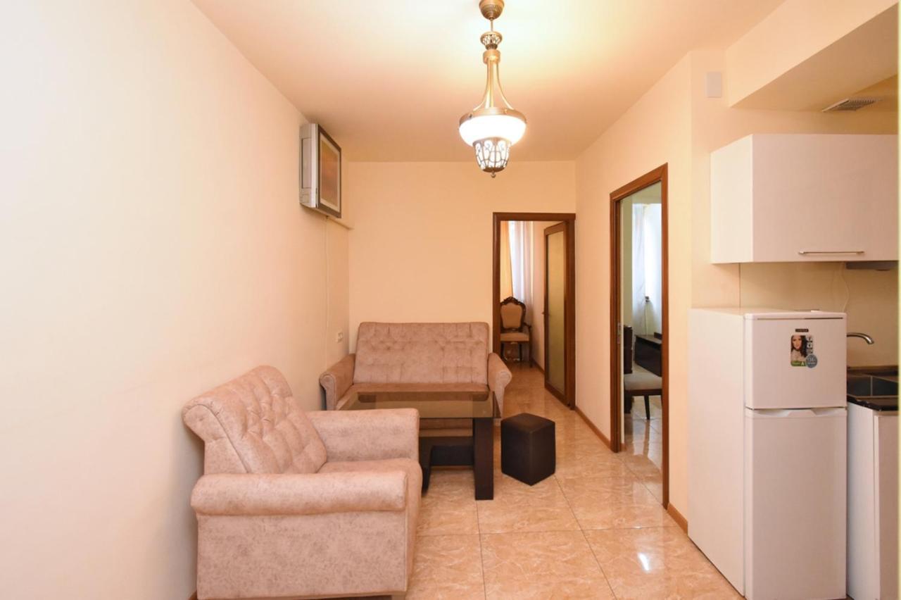 A&X Hostel&tours Erivan Exterior foto